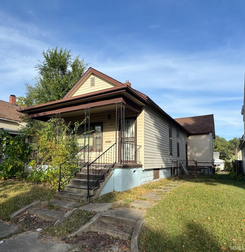 Photo of 1143 Grant Avenue, Fort Wayne, IN 46803 (MLS # 202539863)