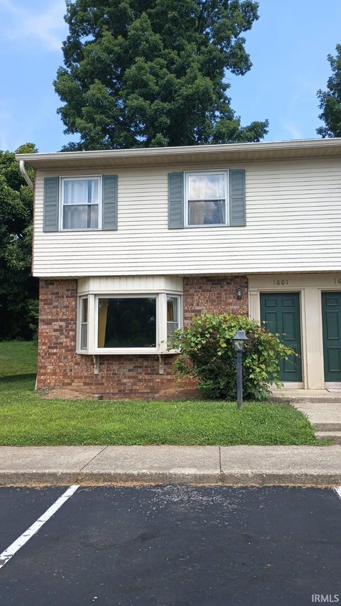 Photo of 1601 S Dorchester Drive, Bloomington, IN 47401 (MLS # 202632552)