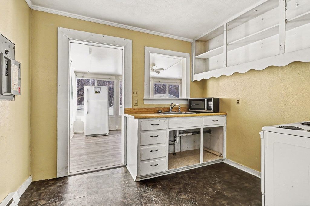 Photo of 1517 Maplehurst street Street, Mishawaka, IN 46565 (MLS # 202604480)