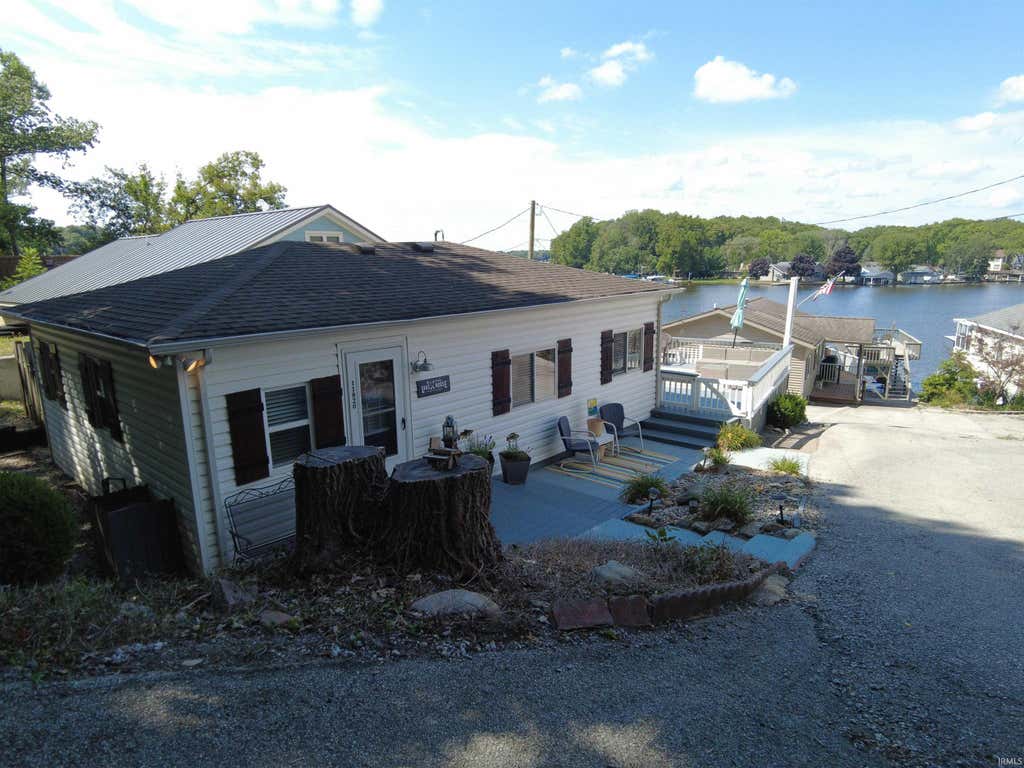 Photo of 11820 N Vista Drive, Monticello, IN 47960 (MLS # 202632348)