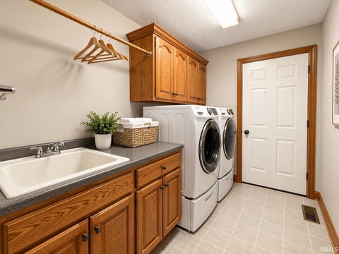 Tiny photo for 2018 Cameron Drive, Kokomo, IN 46902 (MLS # 202639613)