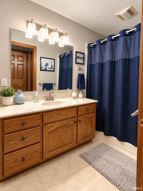 Tiny photo for 2018 Cameron Drive, Kokomo, IN 46902 (MLS # 202639613)