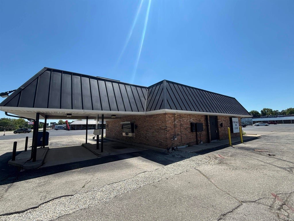 Photo of 4801 N Wheeling Avenue, Muncie, IN 47304 (MLS # 202634475)