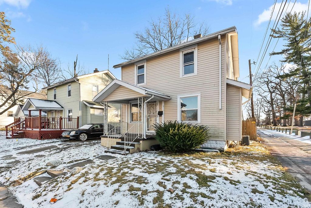 Photo of 1024 Eckart Street, Fort Wayne, IN 46806 (MLS # 202601541)