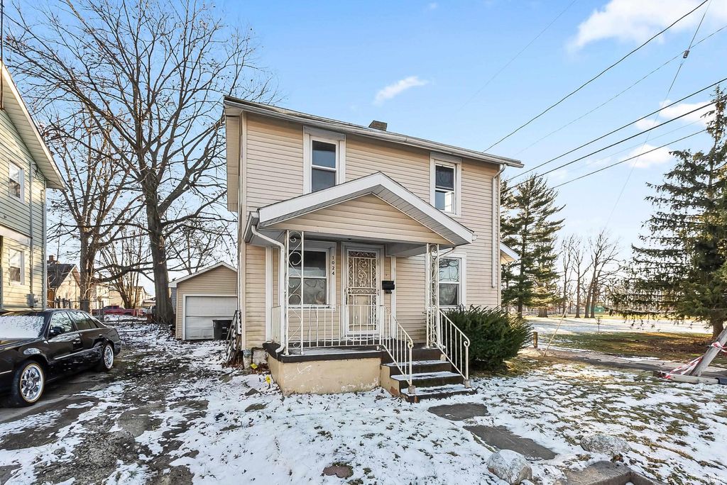 Photo of 1024 Eckart Street, Fort Wayne, IN 46806 (MLS # 202601541)