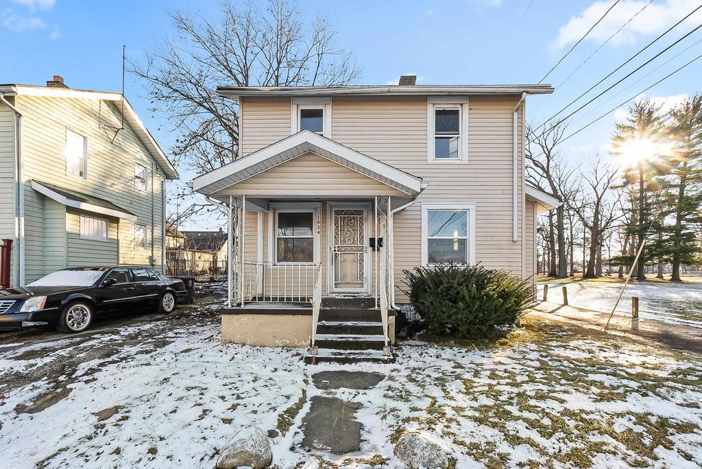 Photo of 1024 Eckart Street, Fort Wayne, IN 46806 (MLS # 202601541)