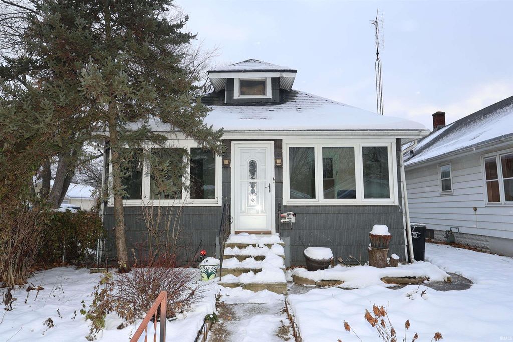 Photo of 2226 Roger Street, South Bend, IN 46628 (MLS # 202548713)