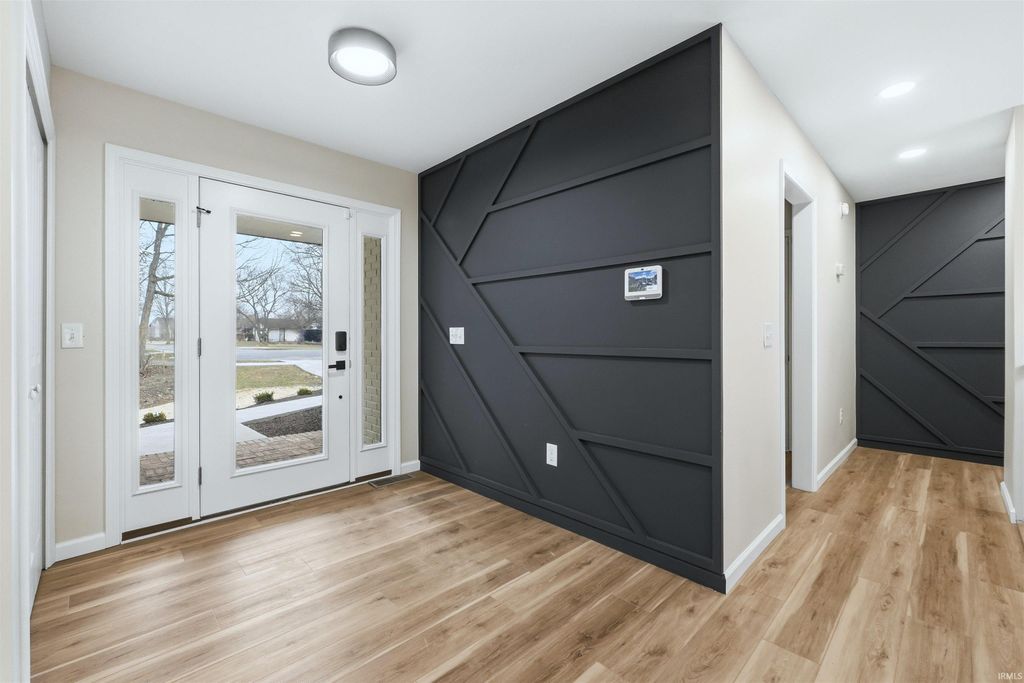 Photo of 1503 River run Court, Fort Wayne, IN 46825 (MLS # 202608229)