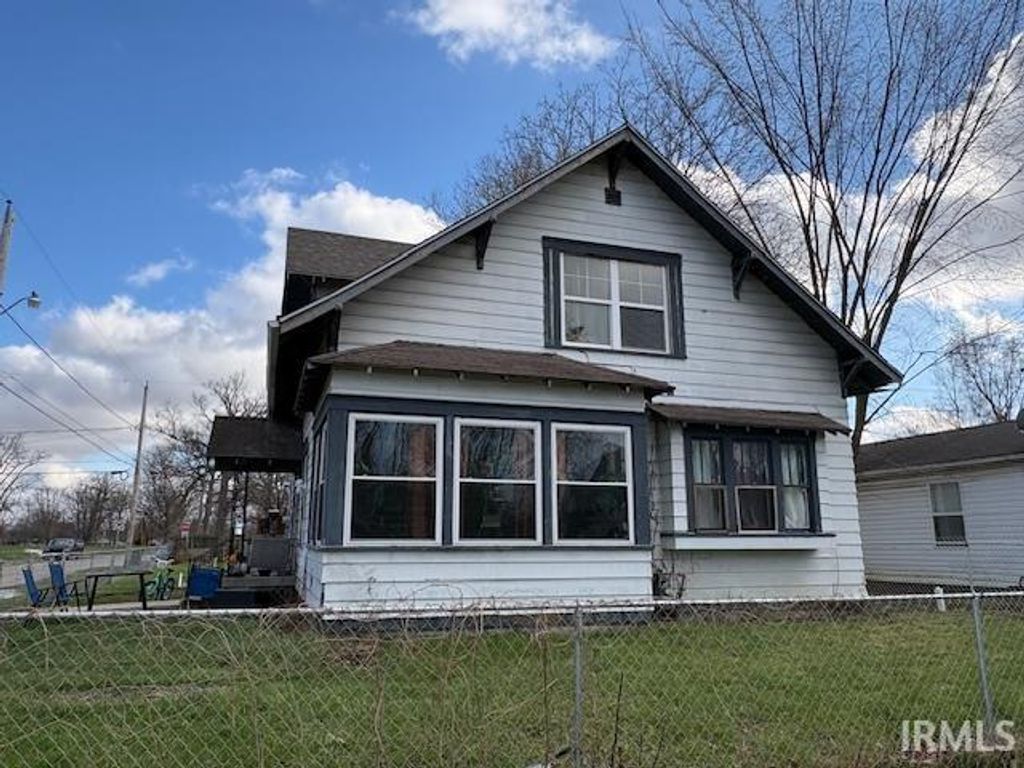 Photo of 1505 S Vine Street, Muncie, IN 47302 (MLS # 202610531)