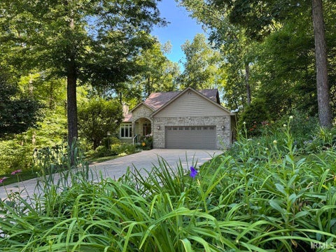 Photo of 4618 N Chatham Drive, Bloomington, IN 47404 (MLS # 202625217)