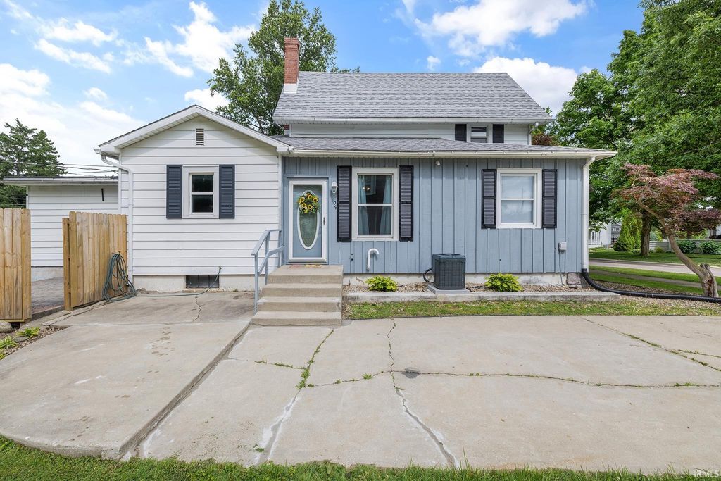 Photo of 109 E Wabash Avenue, Wakarusa, IN 46573 (MLS # 202621543)