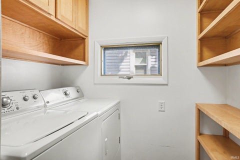 Tiny photo for 216 W Broadway Street, Mishawaka, IN 46545 (MLS # 202636390)
