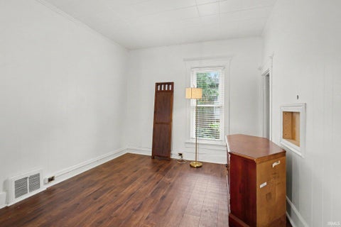 Tiny photo for 216 W Broadway Street, Mishawaka, IN 46545 (MLS # 202636390)