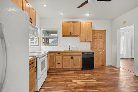 Tiny photo for 216 W Broadway Street, Mishawaka, IN 46545 (MLS # 202636390)