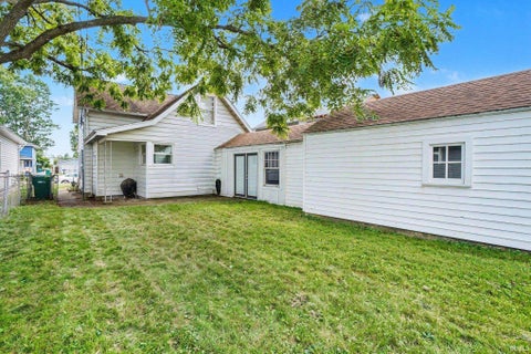 Tiny photo for 216 W Broadway Street, Mishawaka, IN 46545 (MLS # 202636390)