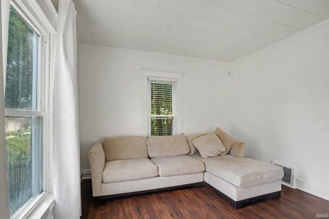 Tiny photo for 216 W Broadway Street, Mishawaka, IN 46545 (MLS # 202636390)