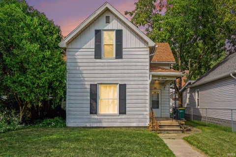 Photo of 216 W Broadway Street, Mishawaka, IN 46545 (MLS # 202636390)