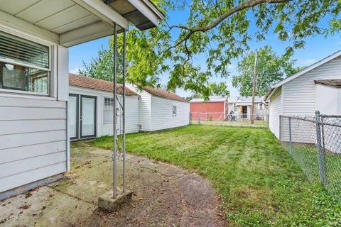 Tiny photo for 216 W Broadway Street, Mishawaka, IN 46545 (MLS # 202636390)