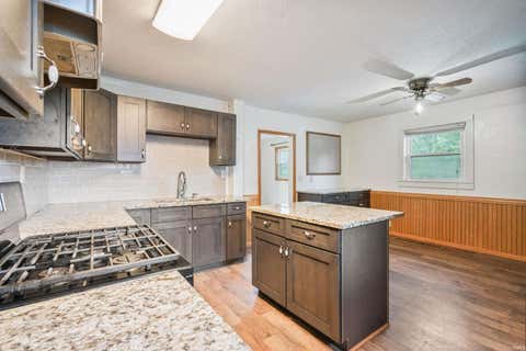 Tiny photo for 10346 E 170 S, Greentown, IN 46936 (MLS # 202630071)