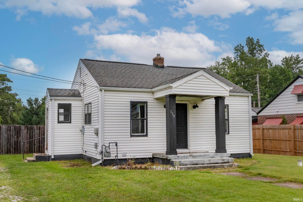 Photo of 133 E Willow Drive, South Bend, IN 46637 (MLS # 202632876)