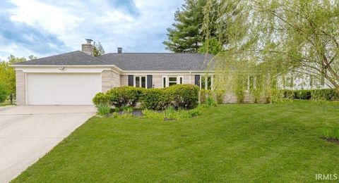 Photo of 1416 E Clairmont Place, Bloomington, IN 47401 (MLS # 202621532)