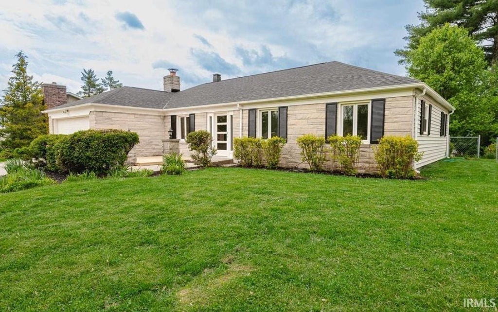 Photo of 1416 E Clairmont Place, Bloomington, IN 47401 (MLS # 202621532)