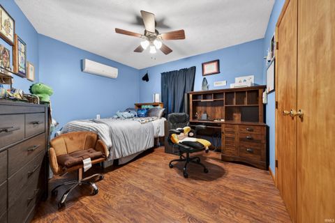 Tiny photo for 3132 Fairview Avenue, Logansport, IN 46947 (MLS # 202620277)