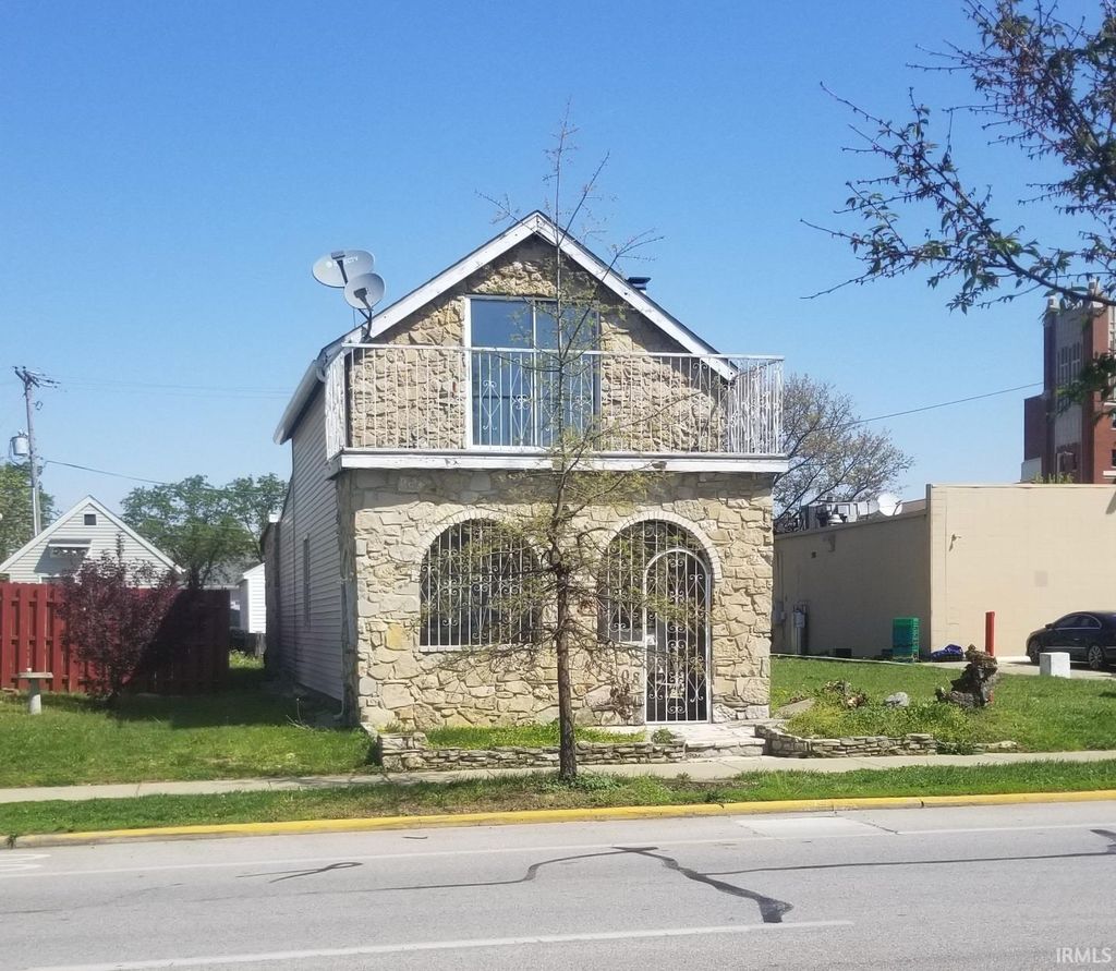 Photo of 1308 Salem Street, Lafayette, IN 47904 (MLS # 202614987)