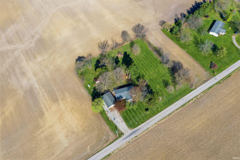 Tiny photo for 3657 N County Road 425 W, New Castle, IN 47362 (MLS # 202612029)