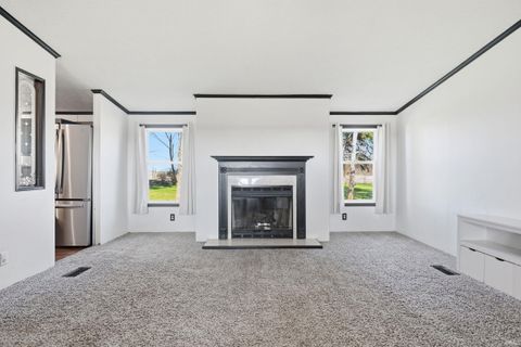 Tiny photo for 3657 N County Road 425 W, New Castle, IN 47362 (MLS # 202612029)