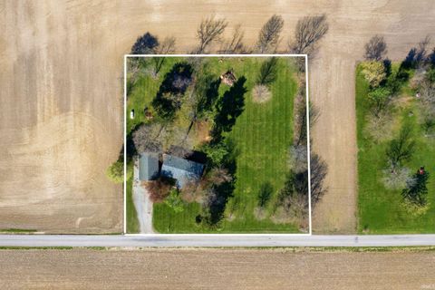 Tiny photo for 3657 N County Road 425 W, New Castle, IN 47362 (MLS # 202612029)