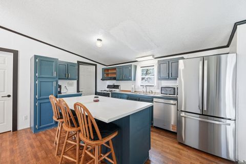 Tiny photo for 3657 N County Road 425 W, New Castle, IN 47362 (MLS # 202612029)