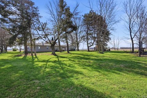 Tiny photo for 3657 N County Road 425 W, New Castle, IN 47362 (MLS # 202612029)
