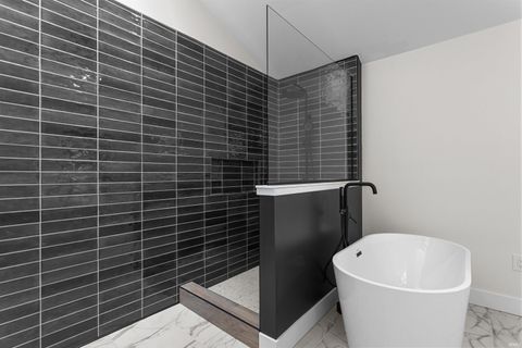 Tiny photo for 1085 N 400 W, Kokomo, IN 46901 (MLS # 202542026)