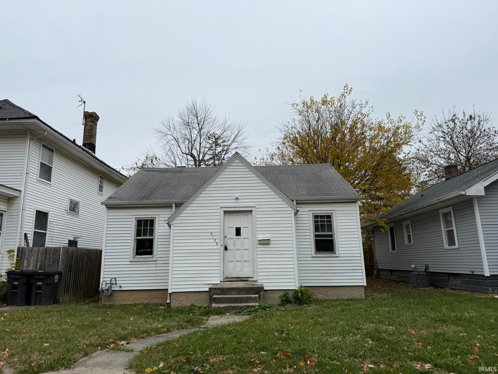 Photo of 3105 Plaza Drive, Fort Wayne, IN 46806 (MLS # 202545777)