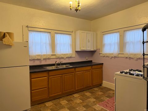 Tiny photo for 612 Mclean Street, Ligonier, IN 46767 (MLS # 202545030)