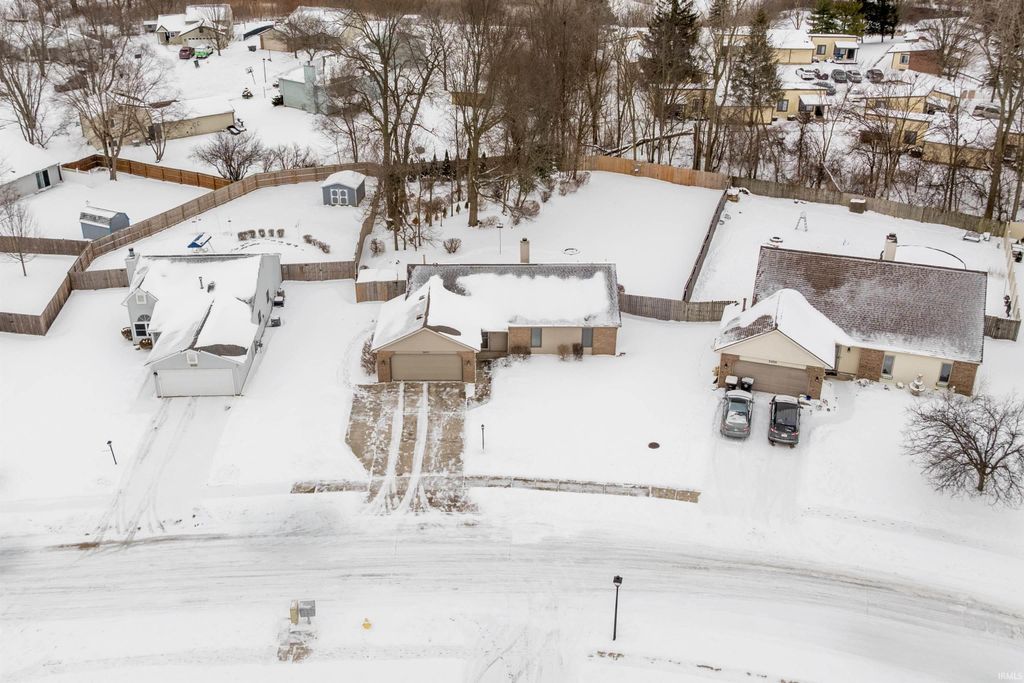 Photo of 5401 Welsh Glen Run, Fort Wayne, IN 46804 (MLS # 202603148)