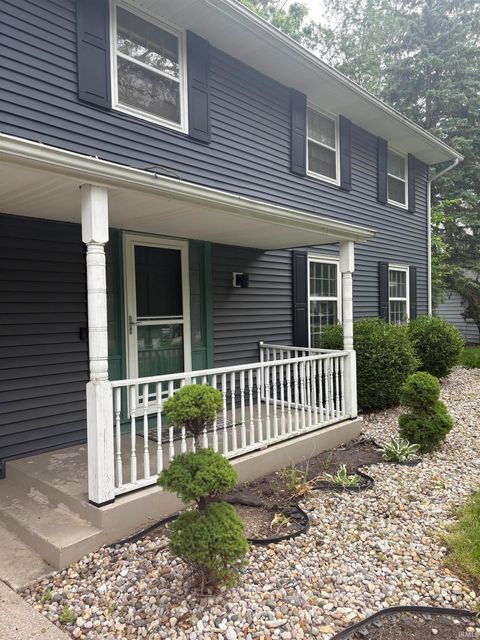 Photo of 1720 Forest Downs Drive, Fort Wayne, IN 46815 (MLS # 202620227)