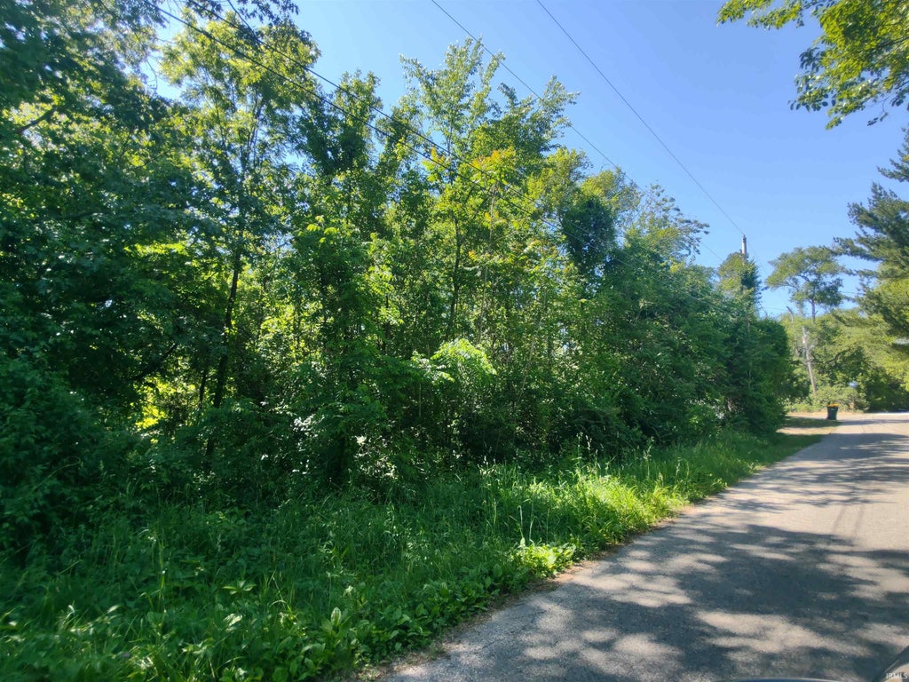 Photo of 902 Beech Street, North Judson, IN 46366 (MLS # 202621445)