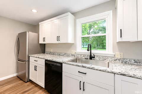 Tiny photo for 1918 Klug Drive, Fort Wayne, IN 46818 (MLS # 202622065)