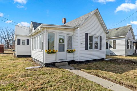 Photo of 1617 W 16th Street, Muncie, IN 47302 (MLS # 202606372)