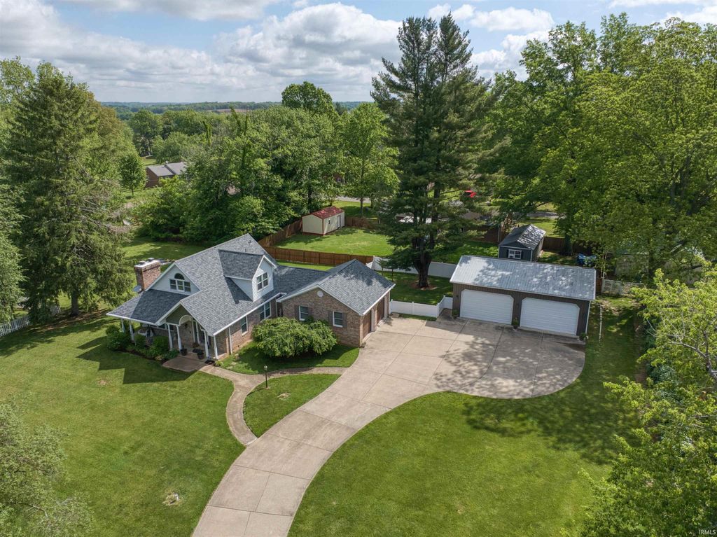 Photo of 4354 N FORD Road, Mount Vernon, IN 47620 (MLS # 202615935)