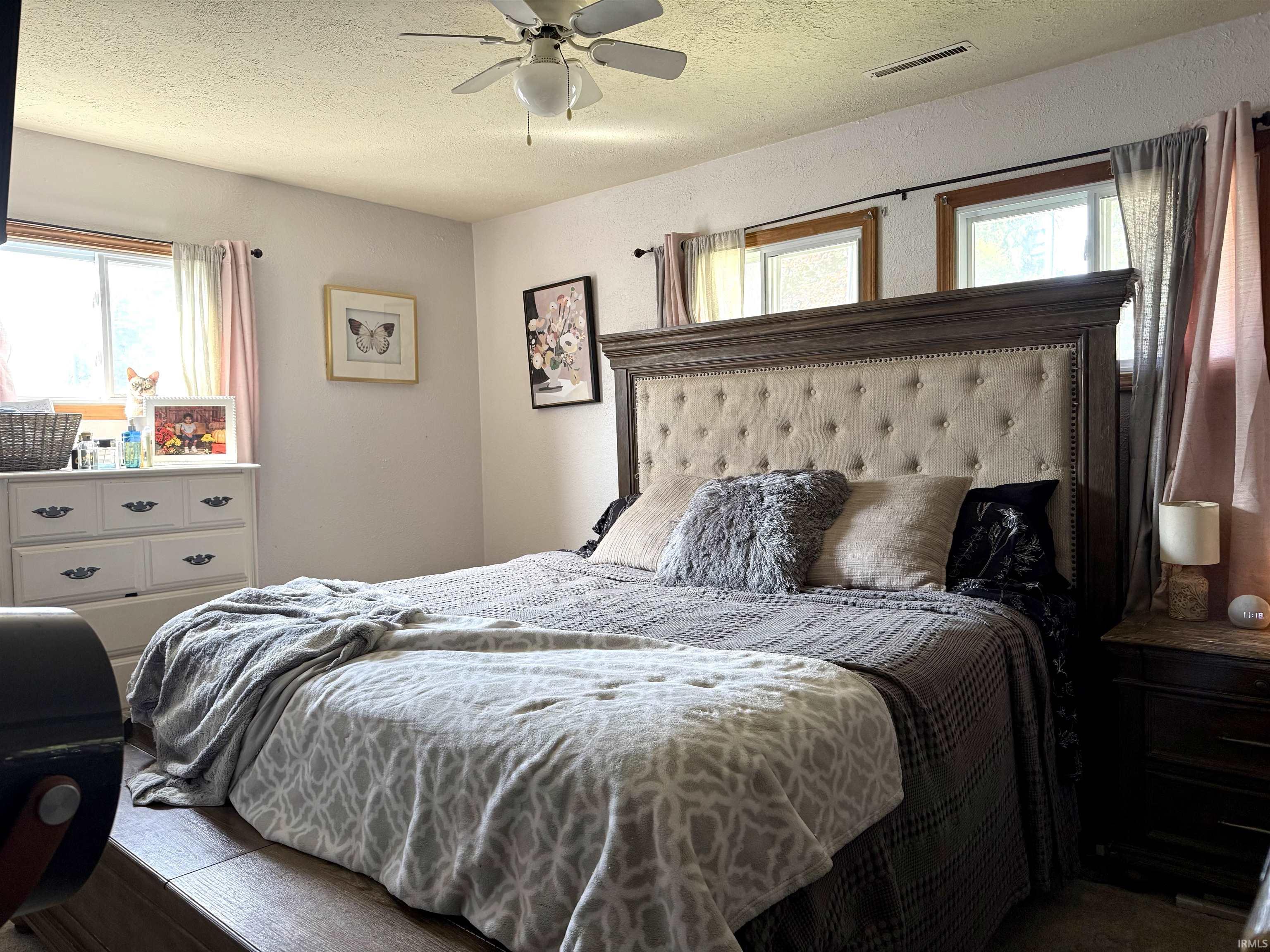 Elkhart, Indiana 46514, United States, 2 Bedrooms Bedrooms, ,1 BathroomBathrooms,Residential,Active,212121