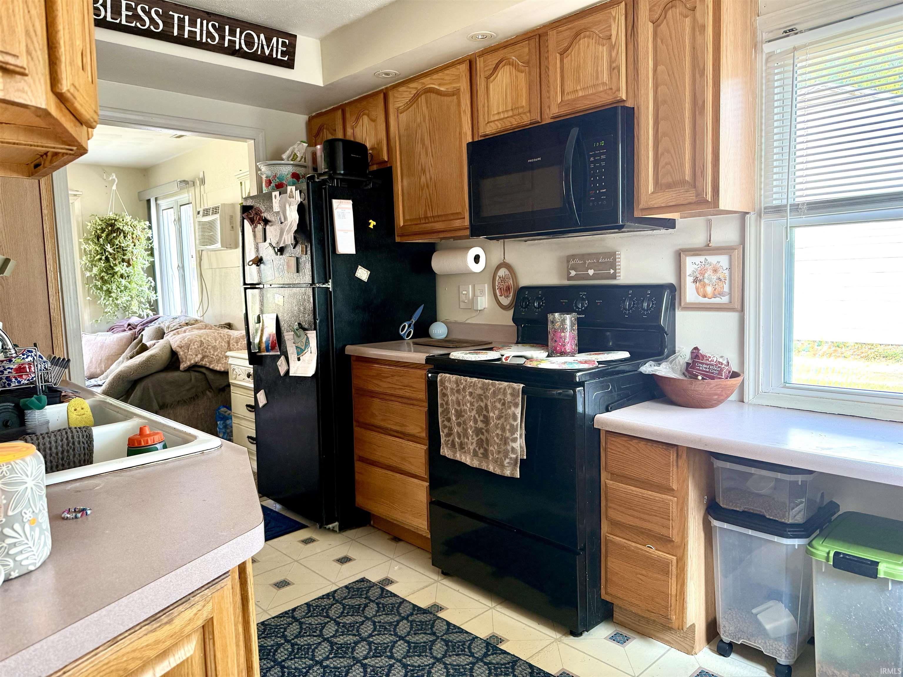 Elkhart, Indiana 46514, United States, 2 Bedrooms Bedrooms, ,1 BathroomBathrooms,Residential,Active,212121