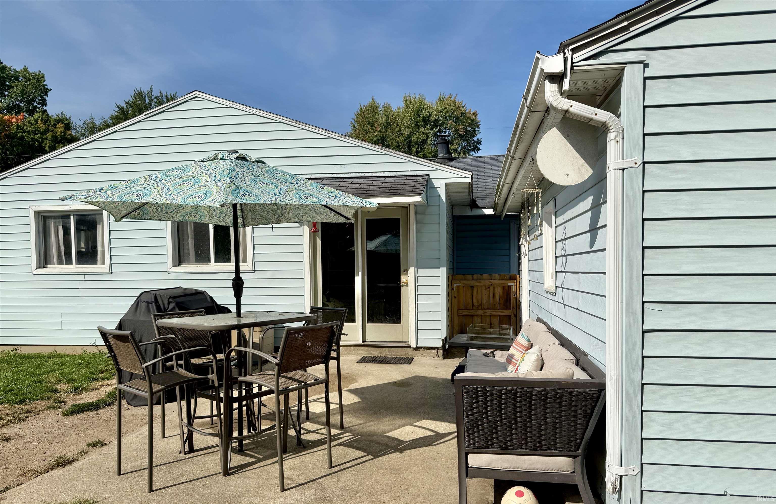 Elkhart, Indiana 46514, United States, 2 Bedrooms Bedrooms, ,1 BathroomBathrooms,Residential,Active,212121