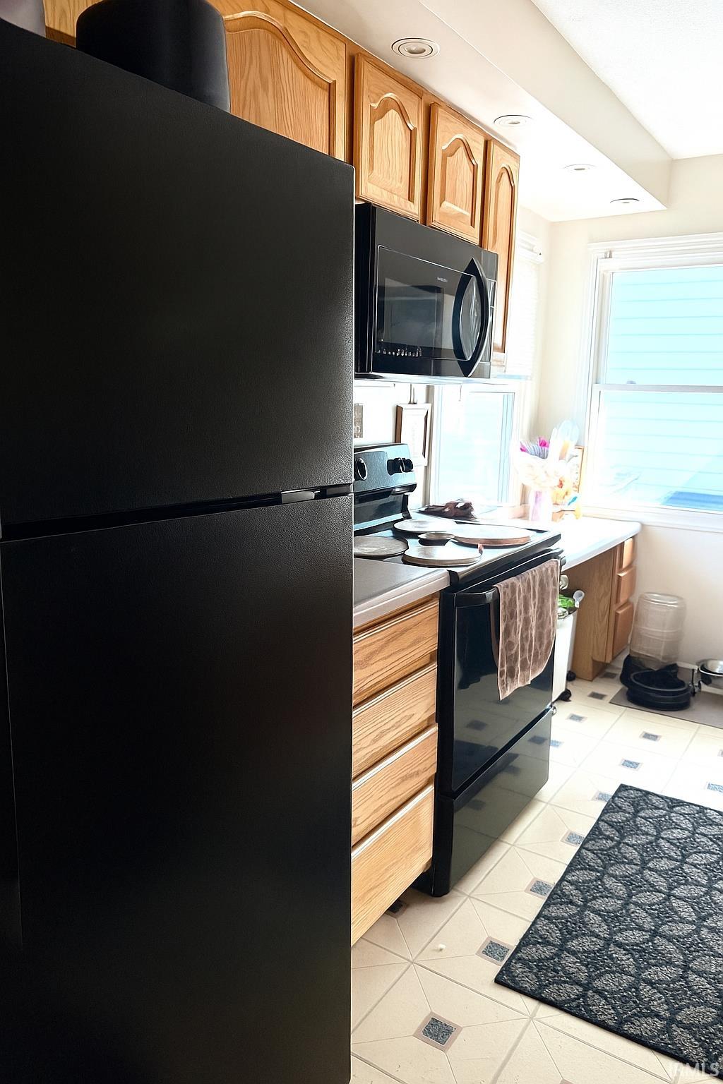 Elkhart, Indiana 46514, United States, 2 Bedrooms Bedrooms, ,1 BathroomBathrooms,Residential,Active,212121