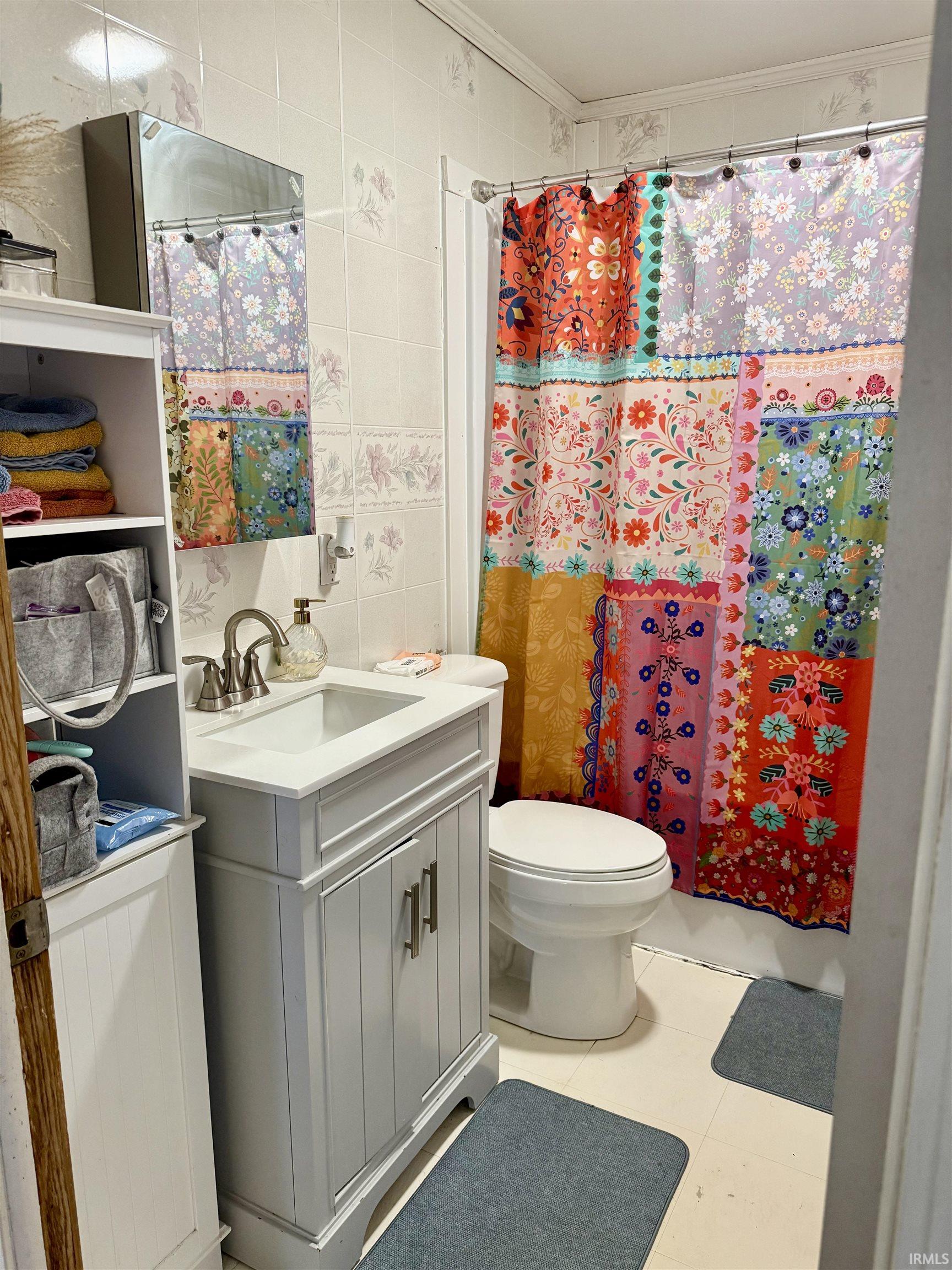 Elkhart, Indiana 46514, United States, 2 Bedrooms Bedrooms, ,1 BathroomBathrooms,Residential,Active,212121