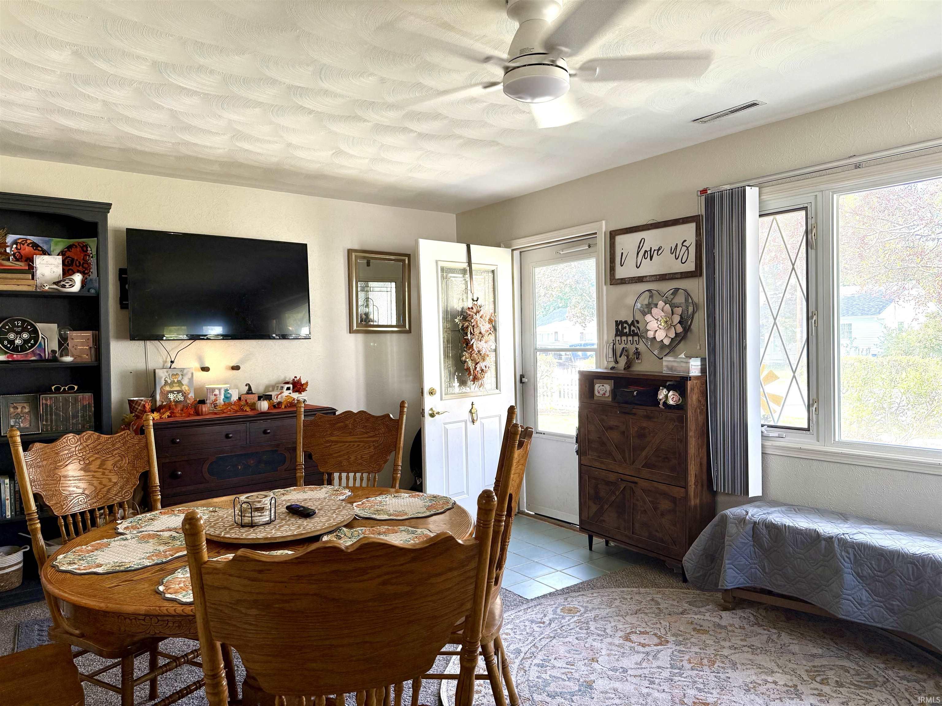 Elkhart, Indiana 46514, United States, 2 Bedrooms Bedrooms, ,1 BathroomBathrooms,Residential,Active,212121