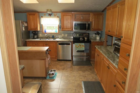 Tiny photo for 8369 W 700 S, Rossville, IN 46065 (MLS # 202639475)