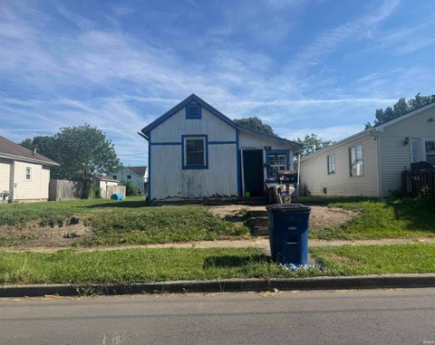 Photo of 1613 W Jeffras Avenue, Marion, IN 46952 (MLS # 202627803)